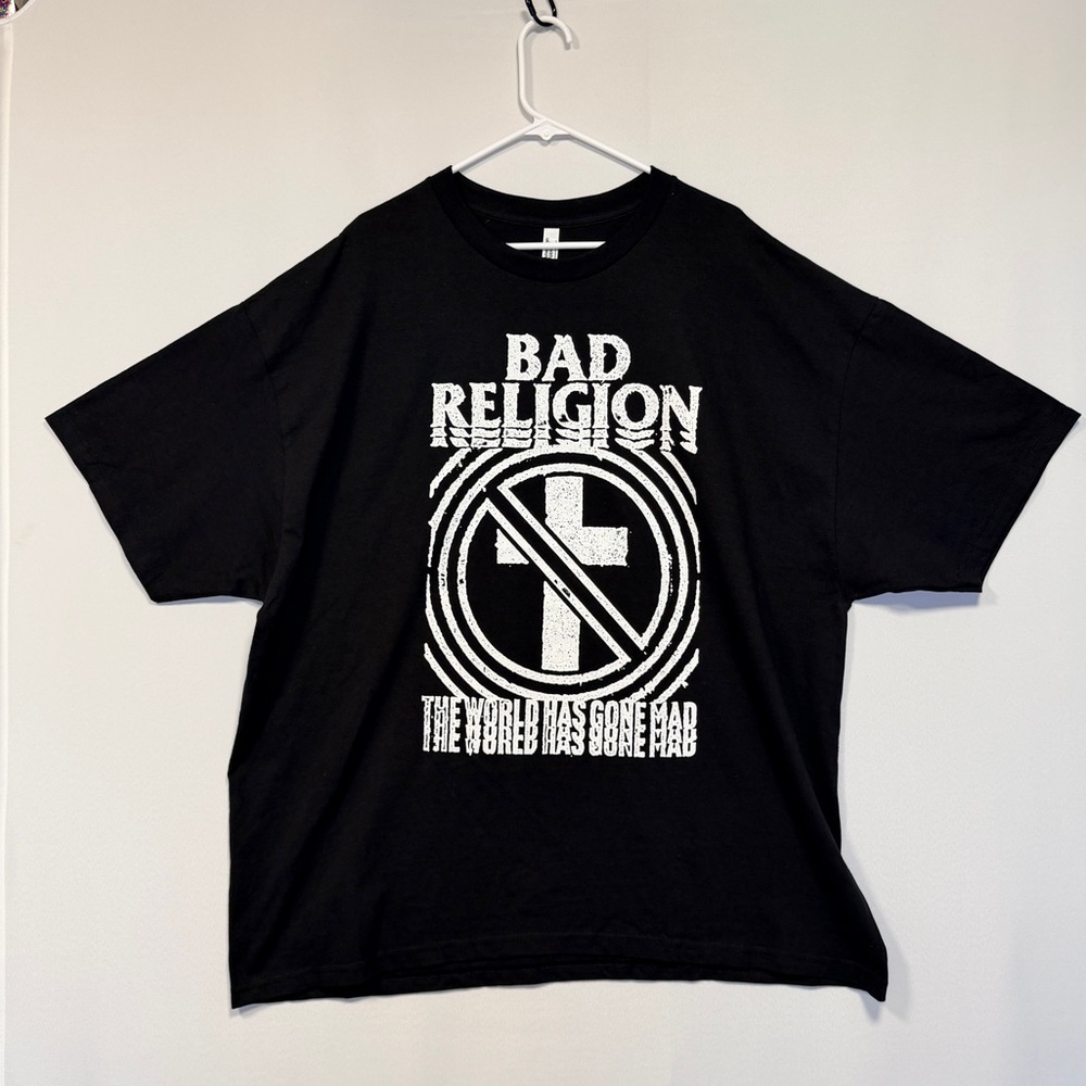 Bad Religion “The World Has Gone Mad” 2025 Tour Graphic Band Tee 3X Punk Rock